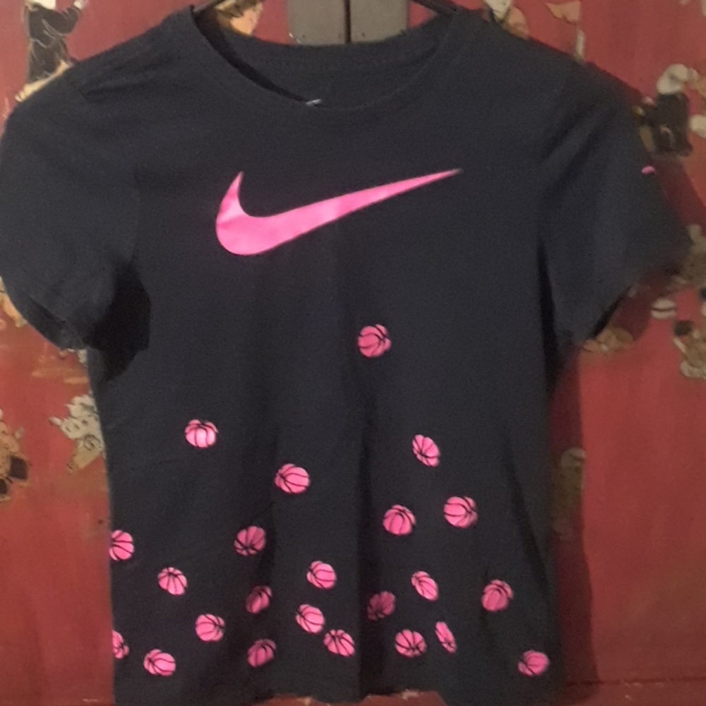 Nike girls tshirt large